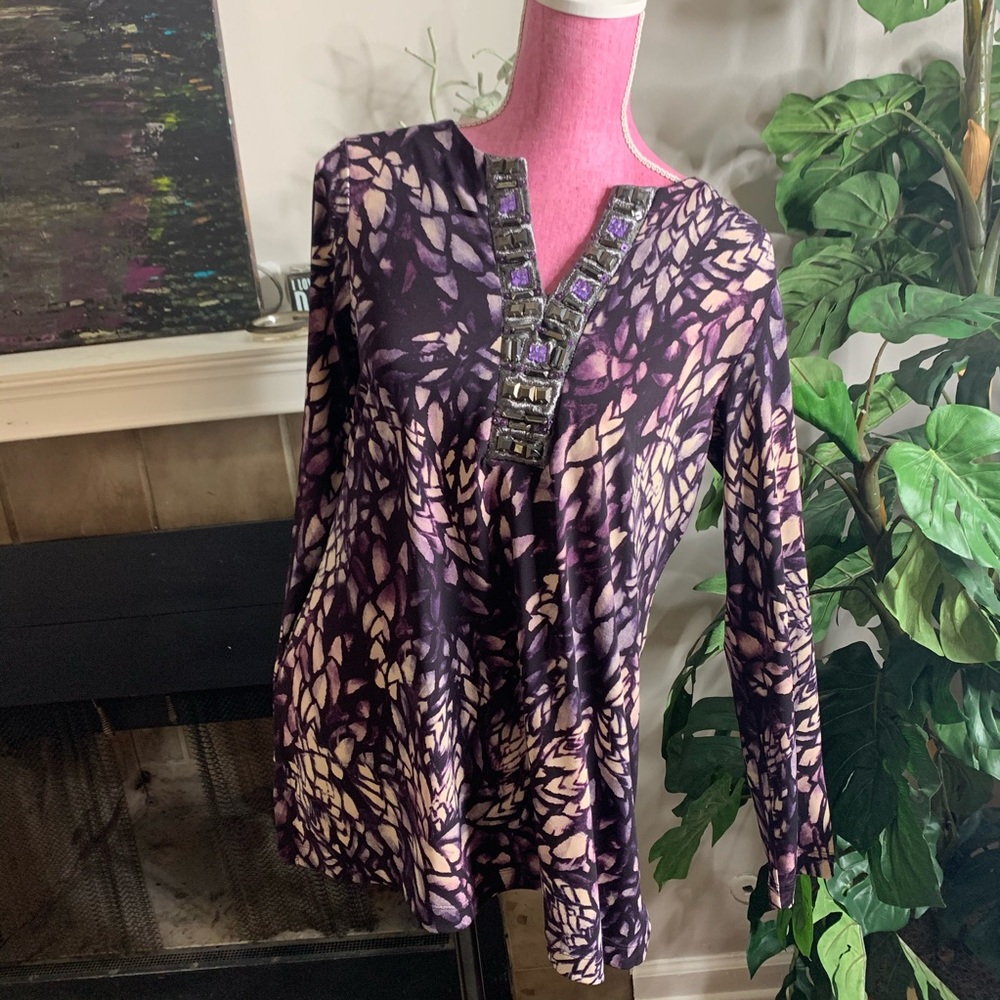 💜CHICO’S PURPLE BEADED GEM VNECK BLOUSE SIZE 2